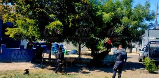 Delincuentes disparan contra policías y en otro ataque balean a 2 jóvenes y a una bebé #Michoacán