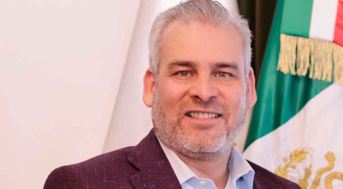 #ÚltimaHora | Confirma Gobernador Bedolla separación de su matrimonio desde hace un año