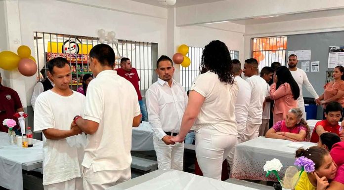 Celebran bodas en centros penitenciarios de Zamora, Zitácuaro y Sahuayo