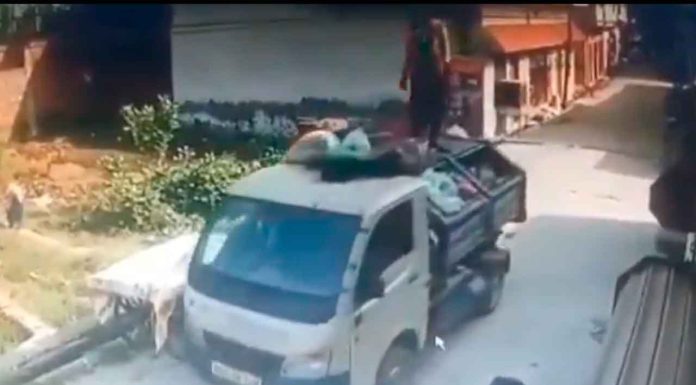 #VIDEO | Recolector de basura iba arriba del camión y termina electrocutado; no vio los cables de alta tensión