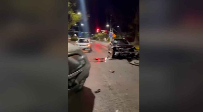 #VIDEO | Fuerte accidente vial se registra frente a la gasolinera G500 del río #Morelia