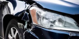 #EnMéxico: Mujer en estado de ebriedad estrella su coche contra la casa de su ex