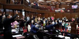 Aprueba 76 Legislatura garantizar condiciones seguras y respetuosas para quienes deseen abortar