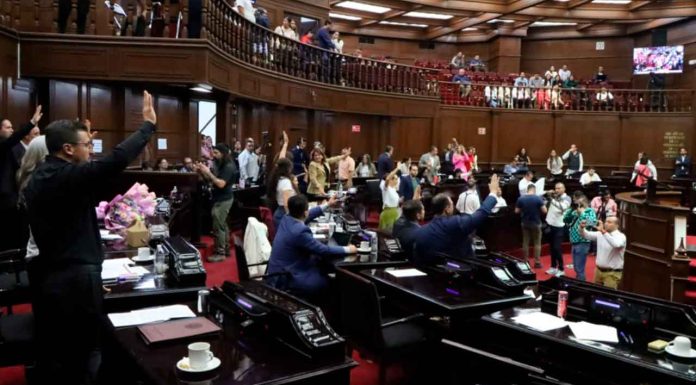 Aprueba 76 Legislatura garantizar condiciones seguras y respetuosas para quienes deseen abortar