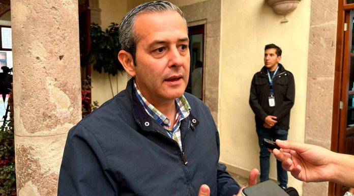 Despide Policía Morelia a policías que aparecen en video agresión