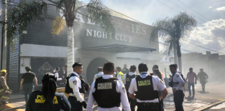 #FOTOS #VIDEO | Daños materiales y un canino intoxicado por humo, tras incendio en club nocturno Galaxxxies