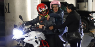 #VIDEO | Titular de la SEGOB viaja en motocicleta después de la II Reunión Plenaria de senadores de Morena