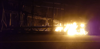 #FOTOS | Auto choca contra vaca, remolque de madrina se incendia y una camioneta volcada: todo en la autopista Siglo XXI
