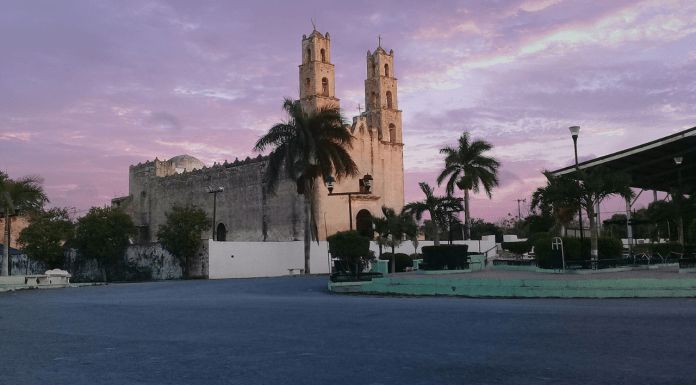 #México: Imponen toque de queda para menores de edad; si andan en moto se les retendrá