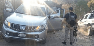 Tras persecución y tiroteo policías recuperan camioneta robada