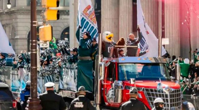 #VIDEO | Se registra tiroteo en Filadelfia por festejo de las Águilas del Super Bowl; al menos dos personas heridas