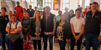 Julio Arreola encabeza la entrega de apoyos a mujeres con cáncer en Pátzcuaro