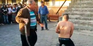 #VIDEO #ImágenesFuertes | Ciudadanos aplican “castigo maya” a un delincuente y le pegan con un látigo a la vista de todos