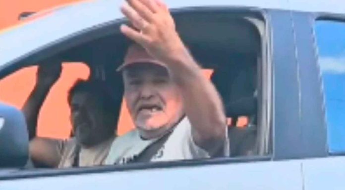 #VIDEO | “No sabes quién soy”: Conductor tira basura en la calle y una mujer lo confronta #México