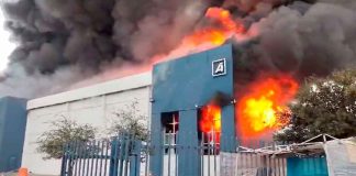 #VIDEO | Fuerte incendio consume fábrica en Nuevo León; esto se sabe