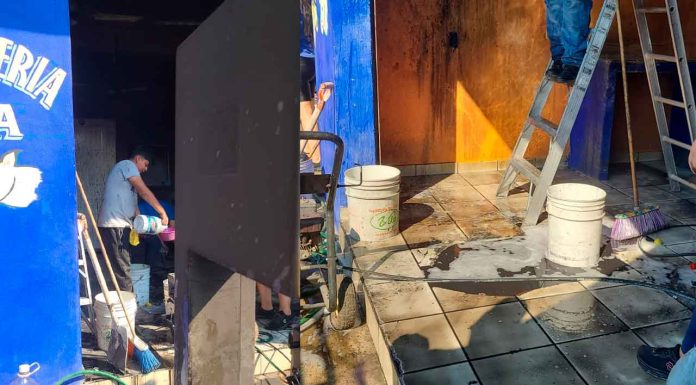 #Imágenes | Veladora encendida ocasiona fuerte incendio en carnicería de Buenavista Tomatlán