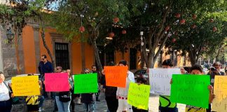 #VIDEO | Familiares y amigos del profesor Luis N, exigen se le libere de los cargos de abuso sexual y violencia digital