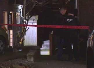 Madre bajo sospecha por golpear y matar a su hijo de 14 años, por no hacer la tarea #Internacional