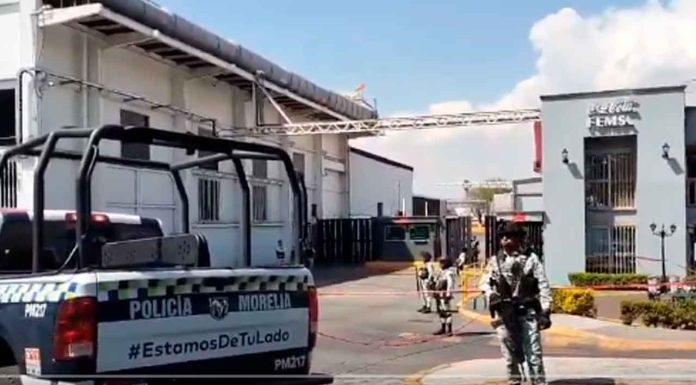 #Video | Objeto sospecho moviliza a la Policía y GN afuera de la Coca Cola de Calzada La Huerta