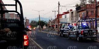 A balazos ejecutan a dos masculinos en la colonia Revolución al Noreste de Michoacán