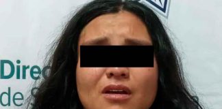#Imágenes // Vecinos denuncian a mujer por descuido de menor y posible consumo de drogas #México