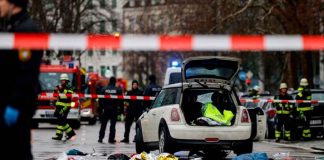 #Video // Hombre solicitante de asilo comete atropellamiento masivo #Internacional