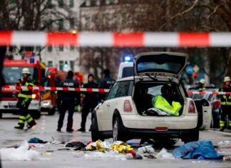 #Video // Hombre solicitante de asilo comete atropellamiento masivo #Internacional