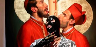 #Imágenes #Viral | Manifestantes católicos piden retirar exposición de obras eróticas con elementos religiosos #México