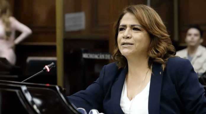 Más de 3 mil mdp en becas para estudiantes en Michoacán