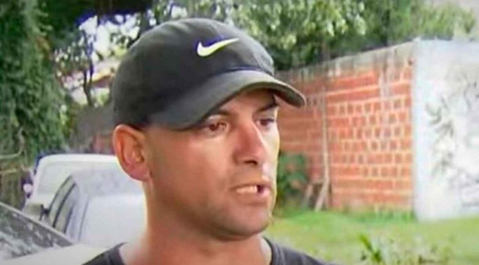 Padre entrega a su hijo adolescente a la policía tras privar de la vida a una niña de 7 años en un robo de auto #Internacional