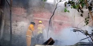 #Video // Incendio de maleza en lote baldío de Apatzingán moviliza a los cuerpos de auxilio