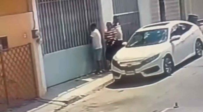 #Video // Se meten a robar a un domicilio en la Félix Ireta en #Morelia; piden ayuda para dar con los delincuentes