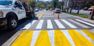 #Imágenes // Gobierno de Morelia avanza en balizamiento de la Calzada Juárez para una mayor seguridad vial