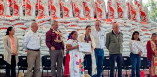 #Imágenes | En Zirahuén inicia Claudia Sheinbaum entrega del Programa Nacional de Fertilizantes para el Bienestar