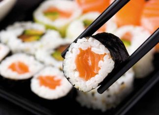 Cierre temporal de restaurante de sushi por intoxicación masiva #Internacional