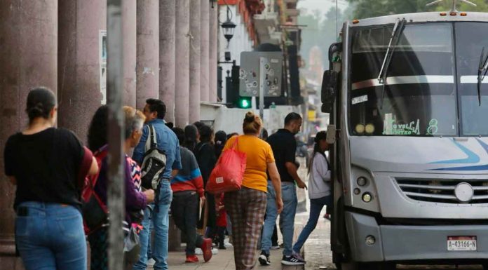 Gobierno estatal impulsa modernización del transporte en Uruapan