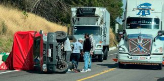 #VIDEOS | Se registran volcaduras: una en la Siglo XXI y otra en la carretera libre a Lombardía; dejan sólo daños