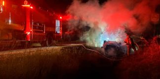 Volcadura e incendio de vehículo deja 2 heridos en la Morelia-Pátzcuaro