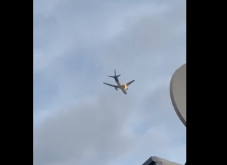 #VIDEO | Avión de FedEx aterriza de emergencia tras choque con ave e incendio de motor