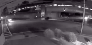 #VIDEO | Dos coches chocan de frente a exceso de velocidad y quedan destrozados