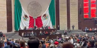 Diputados aprueban prohibir venta de bebidas energizantes a menores de edad en México