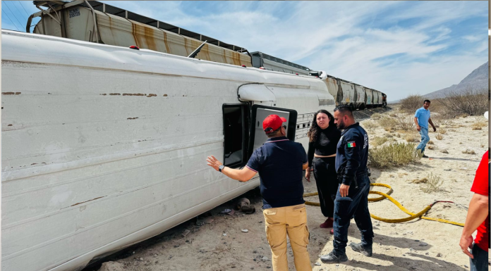 #Video // Accidente de autobús deja 32 lesionados por tratar de ganar el paso al tren #Coahuila
