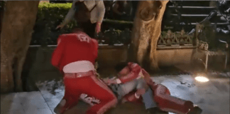 #Video // ¡Uff el mariachi loco! Pelea de mariachis en plena calle