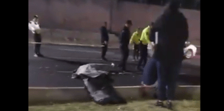 #México: Mujer y su bebé de 3 años mueren tras caer en un bache; viajaban en motoneta