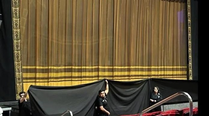 Caída de la protagonista suspende función de “Pretty Woman: The Musical” #Monterrey