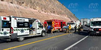 #VIDEO | Se registra encontronazo entre 2 tráileres en la Pátzcuaro-Cuitzeo; hay 3 heridos graves