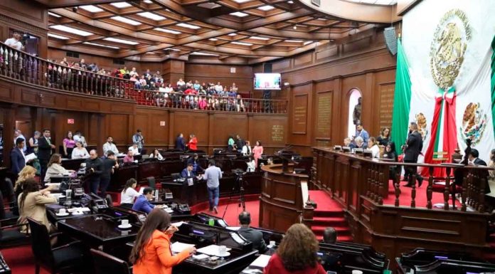 Avala Congreso diez Glosas del Tercer Informe de Gobierno