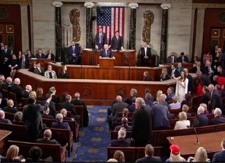 #Video // Trump es abucheado en el congreso mientras comentaba los aranceles de México y Canadá #Internacional