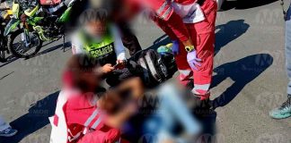 Motociclista es impactado por auto en Calz. Ventura Puente de Morelia