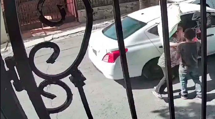 #VIDEO | Asaltan a mujer mayor y terminan arrastrándola por el suelo #México